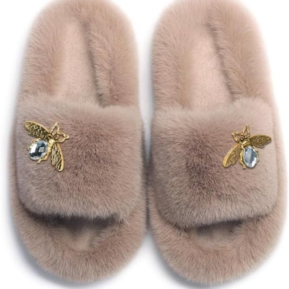 Neiman Marcus Designer Bee Decor Faux Fur Luxury Slippers - Picture 4 of 5
